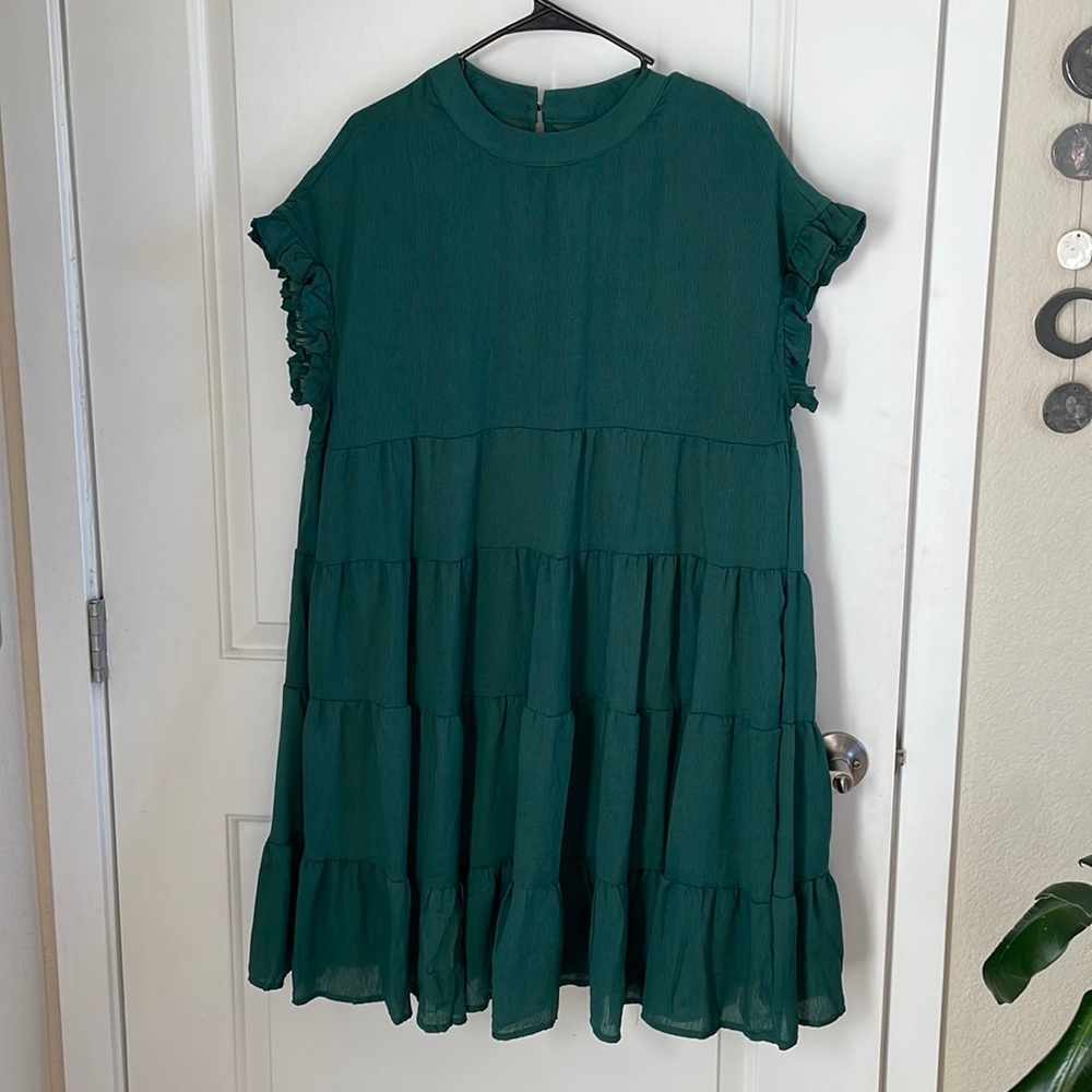 Emerald green ruffle dress short sleeve *NWT*